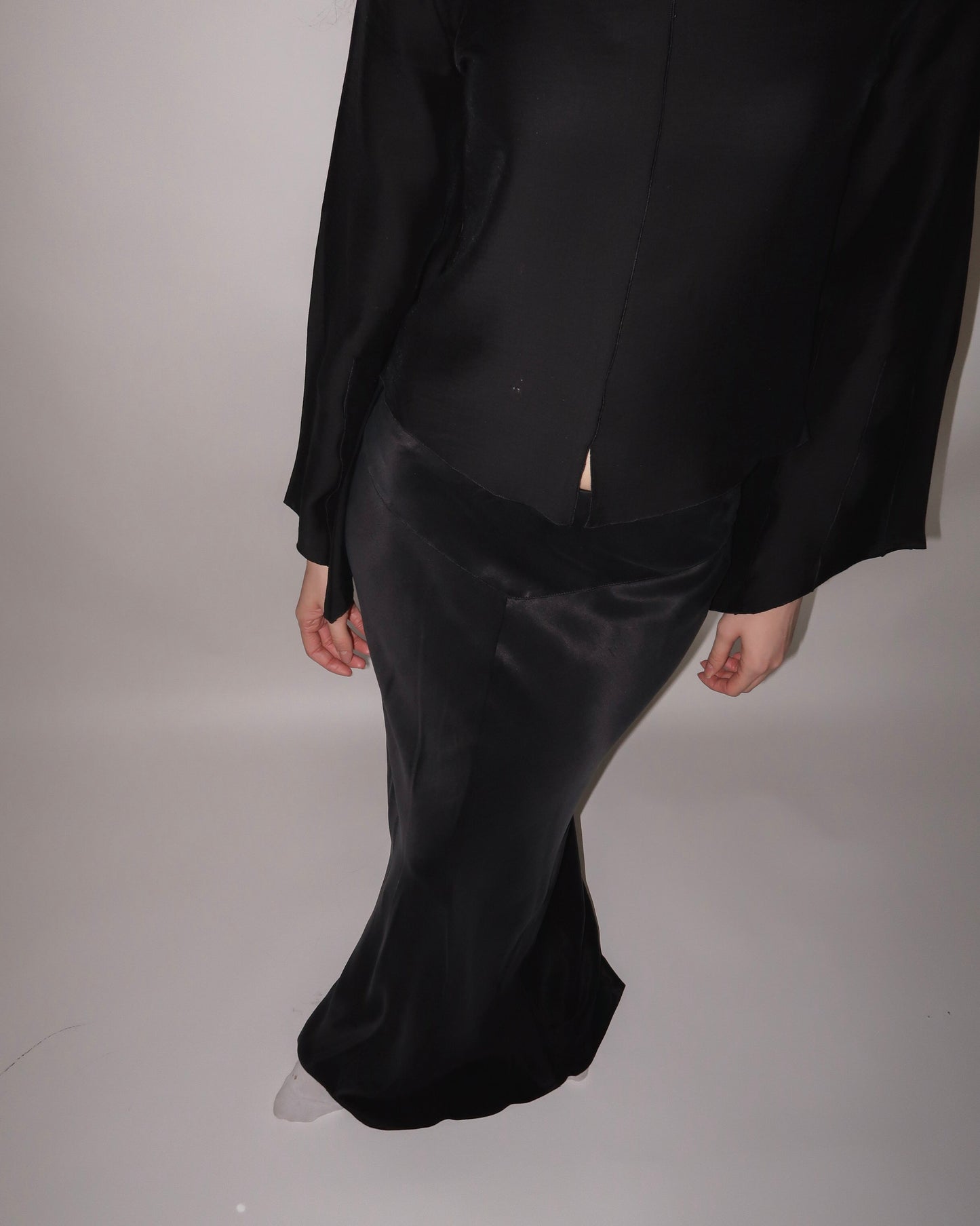 002 Sirenë in Black